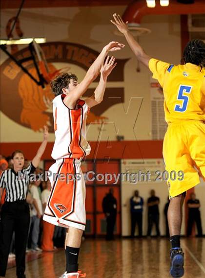 Thumbnail 3 in Johnson @ Grissom photogallery.