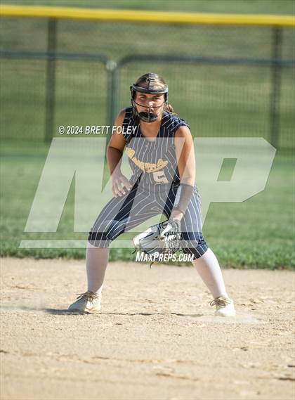 Thumbnail 3 in Mercy vs. Lincoln Southeast photogallery.