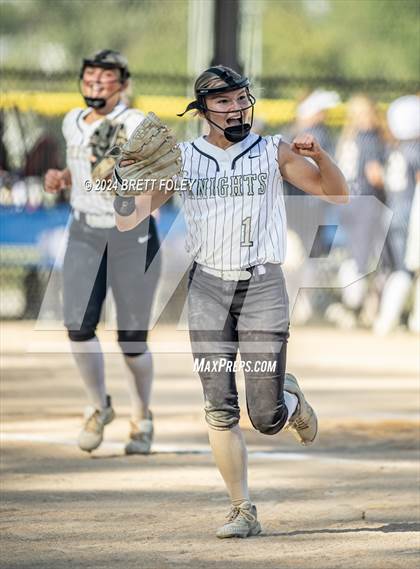 Thumbnail 1 in Mercy vs. Lincoln Southeast photogallery.