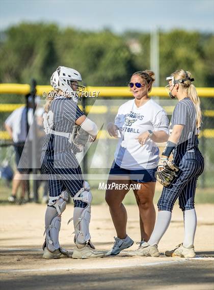 Thumbnail 1 in Mercy vs. Lincoln Southeast photogallery.