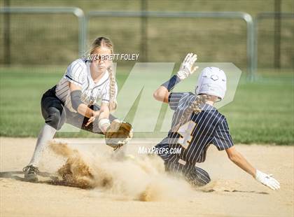 Thumbnail 2 in Mercy vs. Lincoln Southeast photogallery.