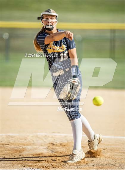 Thumbnail 2 in Mercy vs. Lincoln Southeast photogallery.