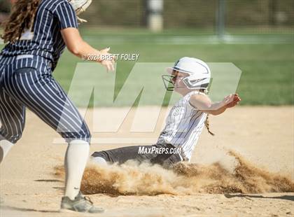 Thumbnail 3 in Mercy vs. Lincoln Southeast photogallery.