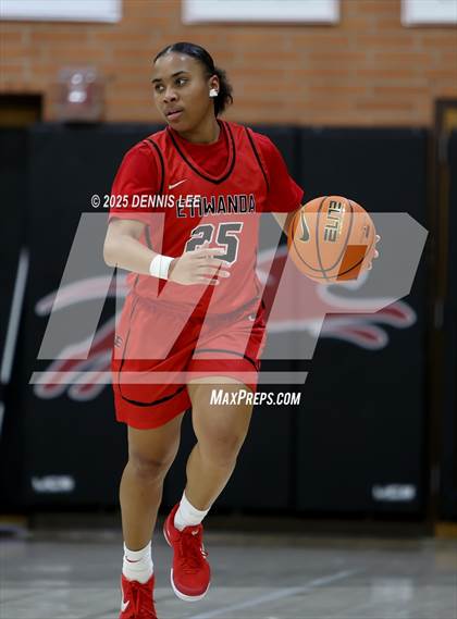 Thumbnail 1 in Etiwanda @ Carondelet (Sabrina Ionescu Showcase) photogallery.