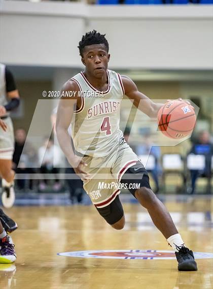 Thumbnail 1 in Sunrise Christian Academy vs. Memphis East photogallery.