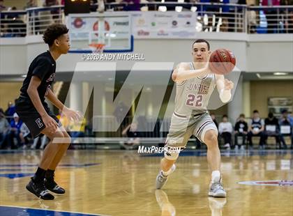 Thumbnail 3 in Sunrise Christian Academy vs. Memphis East photogallery.