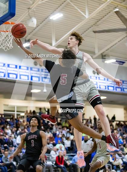 Thumbnail 2 in Sunrise Christian Academy vs. Memphis East photogallery.