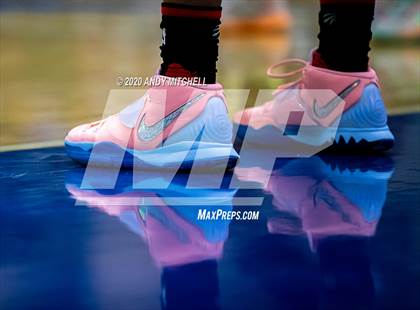 Thumbnail 1 in Sunrise Christian Academy vs. Memphis East photogallery.