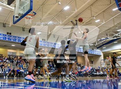 Thumbnail 3 in Sunrise Christian Academy vs. Memphis East photogallery.