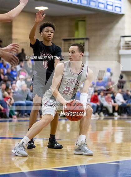 Thumbnail 2 in Sunrise Christian Academy vs. Memphis East photogallery.