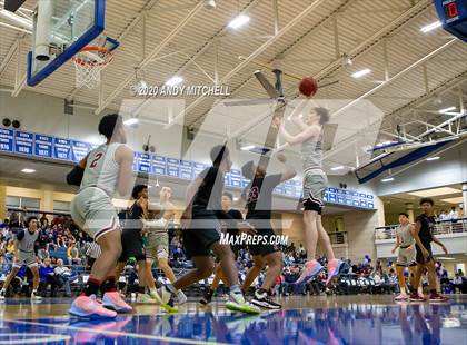Thumbnail 2 in Sunrise Christian Academy vs. Memphis East photogallery.