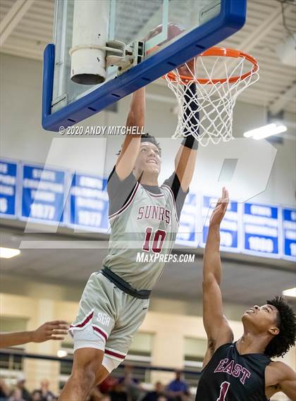 Thumbnail 2 in Sunrise Christian Academy vs. Memphis East photogallery.