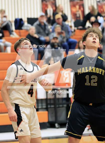 Thumbnail 1 in Grand Saline vs Malakoff photogallery.