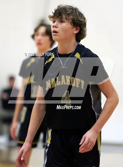 Thumbnail 1 in Grand Saline vs Malakoff photogallery.