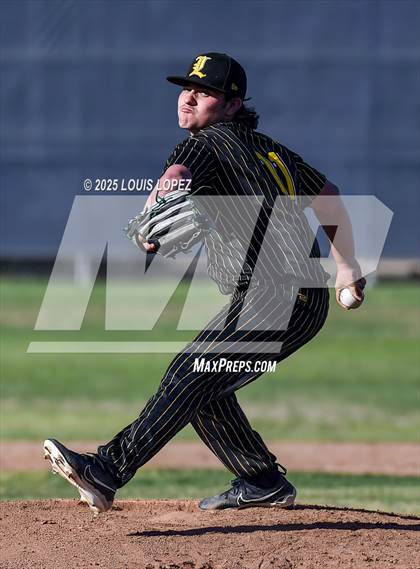 Thumbnail 3 in Sunny Hills @ Chino Hills photogallery.