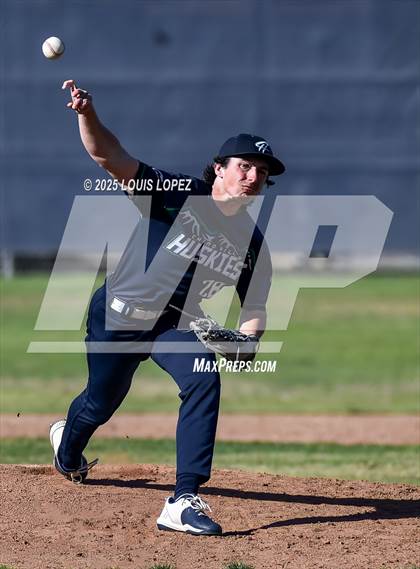 Thumbnail 3 in Sunny Hills @ Chino Hills photogallery.