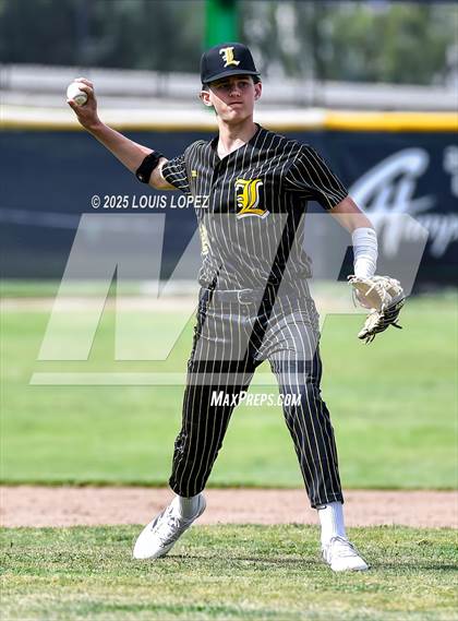 Thumbnail 3 in Sunny Hills @ Chino Hills photogallery.