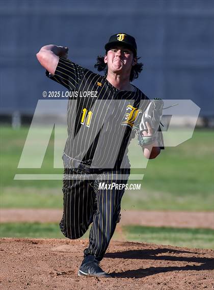 Thumbnail 1 in Sunny Hills @ Chino Hills photogallery.