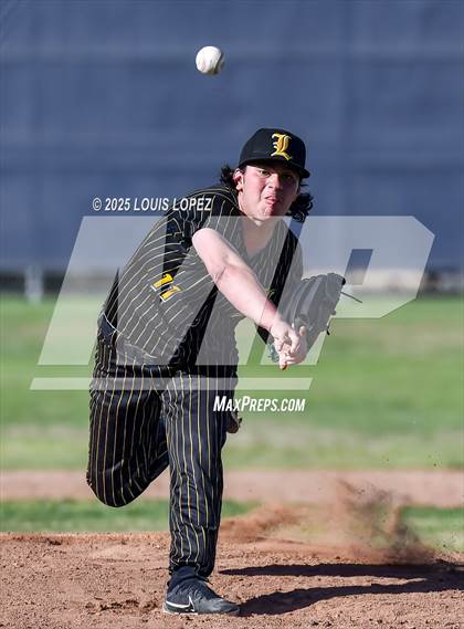 Thumbnail 3 in Sunny Hills @ Chino Hills photogallery.