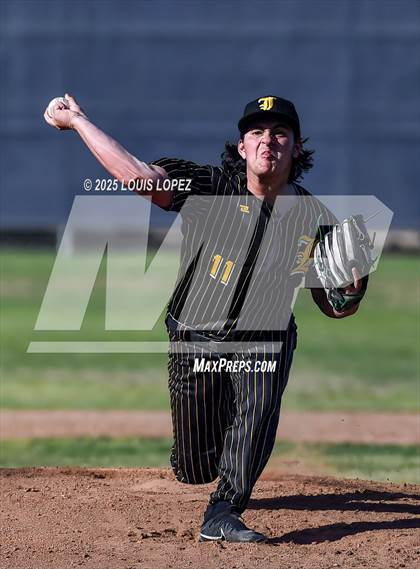 Thumbnail 3 in Sunny Hills @ Chino Hills photogallery.
