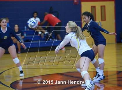 Thumbnail 3 in Notre Dame vs. Faith Lutheran (Durango Fall Classic) photogallery.