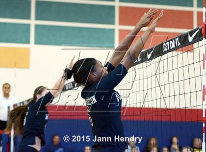 Thumbnail 3 in Notre Dame vs. Faith Lutheran (Durango Fall Classic) photogallery.