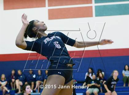 Thumbnail 3 in Notre Dame vs. Faith Lutheran (Durango Fall Classic) photogallery.