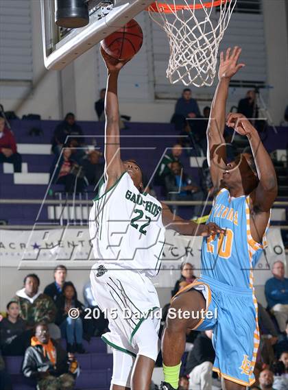 Thumbnail 3 in Burbank vs. El Cerrito (St. Hope Elite Classic) photogallery.