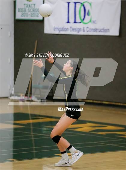 Thumbnail 2 in Tracy vs. Vacaville photogallery.