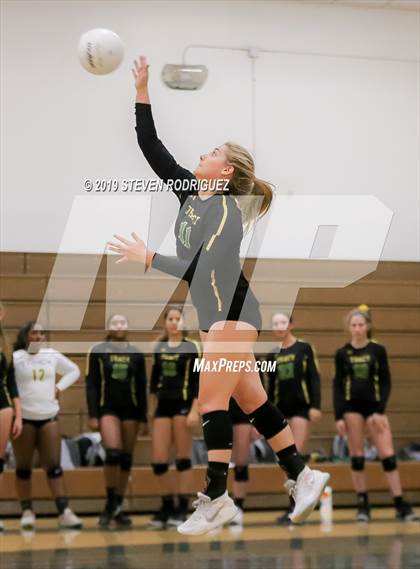 Thumbnail 1 in Tracy vs. Vacaville photogallery.