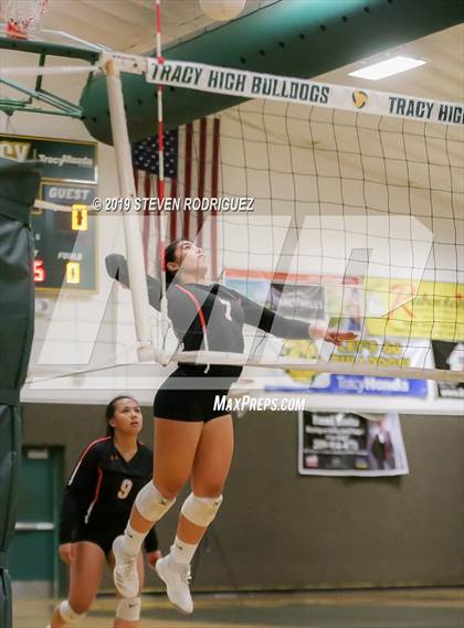 Thumbnail 2 in Tracy vs. Vacaville photogallery.