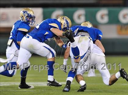 Thumbnail 2 in San Clemente vs. Santa Margarita (CIF SS PAC-5 Division Final) photogallery.