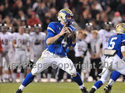Thumbnail 3 in San Clemente vs. Santa Margarita (CIF SS PAC-5 Division Final) photogallery.