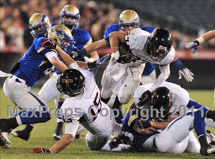 Thumbnail 2 in San Clemente vs. Santa Margarita (CIF SS PAC-5 Division Final) photogallery.