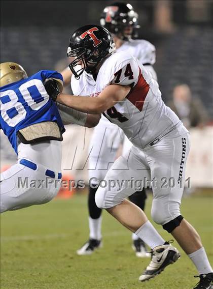 Thumbnail 3 in San Clemente vs. Santa Margarita (CIF SS PAC-5 Division Final) photogallery.