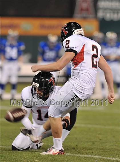 Thumbnail 2 in San Clemente vs. Santa Margarita (CIF SS PAC-5 Division Final) photogallery.