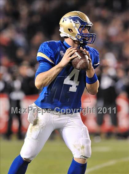 Thumbnail 2 in San Clemente vs. Santa Margarita (CIF SS PAC-5 Division Final) photogallery.
