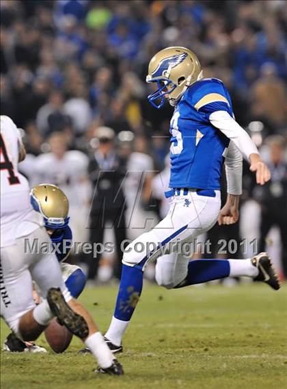 Thumbnail 2 in San Clemente vs. Santa Margarita (CIF SS PAC-5 Division Final) photogallery.