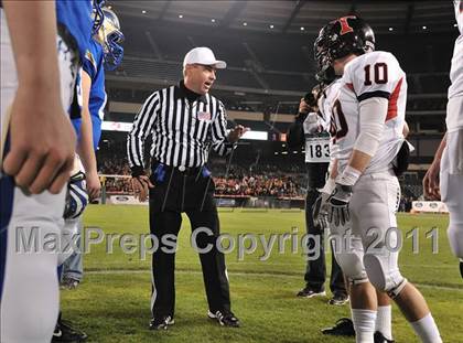 Thumbnail 2 in San Clemente vs. Santa Margarita (CIF SS PAC-5 Division Final) photogallery.