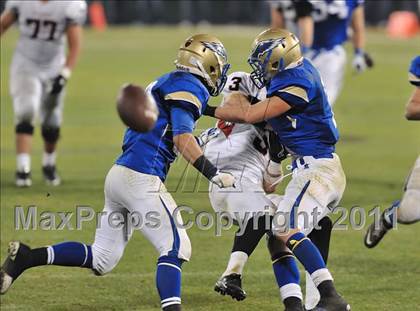 Thumbnail 3 in San Clemente vs. Santa Margarita (CIF SS PAC-5 Division Final) photogallery.