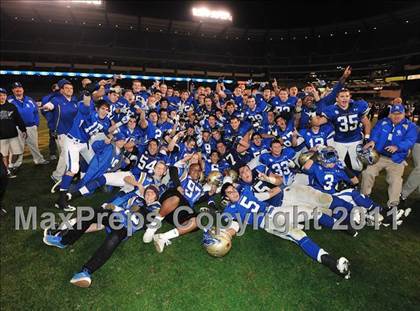 Thumbnail 2 in San Clemente vs. Santa Margarita (CIF SS PAC-5 Division Final) photogallery.