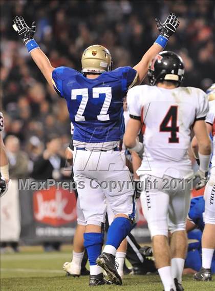 Thumbnail 3 in San Clemente vs. Santa Margarita (CIF SS PAC-5 Division Final) photogallery.