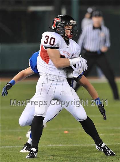 Thumbnail 3 in San Clemente vs. Santa Margarita (CIF SS PAC-5 Division Final) photogallery.