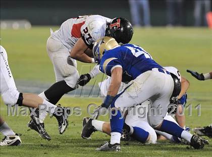 Thumbnail 3 in San Clemente vs. Santa Margarita (CIF SS PAC-5 Division Final) photogallery.