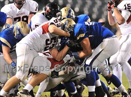 Thumbnail 2 in San Clemente vs. Santa Margarita (CIF SS PAC-5 Division Final) photogallery.