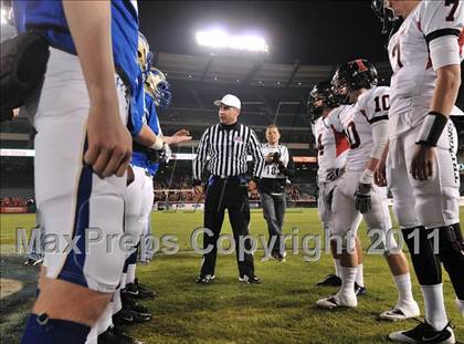 Thumbnail 3 in San Clemente vs. Santa Margarita (CIF SS PAC-5 Division Final) photogallery.