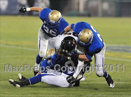 Thumbnail 3 in San Clemente vs. Santa Margarita (CIF SS PAC-5 Division Final) photogallery.