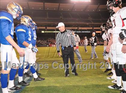 Thumbnail 2 in San Clemente vs. Santa Margarita (CIF SS PAC-5 Division Final) photogallery.