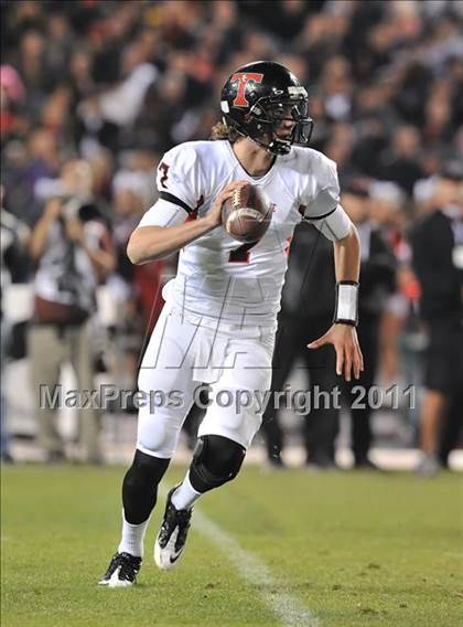 Thumbnail 2 in San Clemente vs. Santa Margarita (CIF SS PAC-5 Division Final) photogallery.