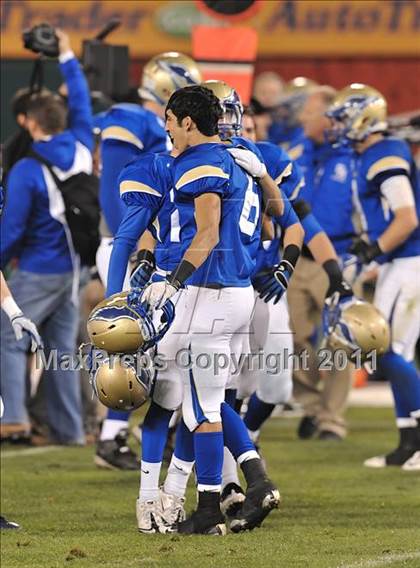 Thumbnail 2 in San Clemente vs. Santa Margarita (CIF SS PAC-5 Division Final) photogallery.